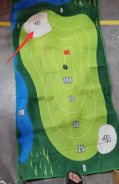 Golf chipping practice mat